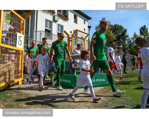 德国业余联赛引入“混合防守基础”线上课程,注册教练超五千人 德国业余联赛引入“混合防守基础”线上课程,注册教练超五千人